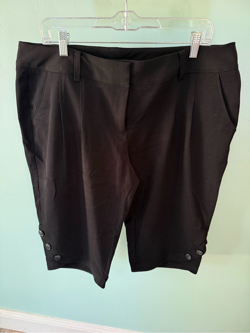 Mixit Black Knee-Length Pull-On Bermudas Size 16